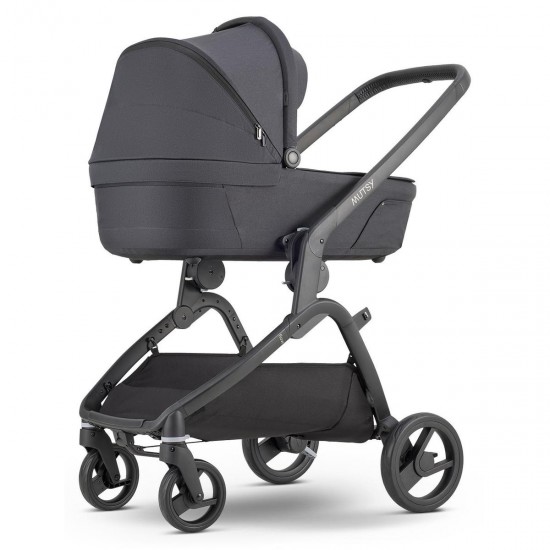 Mutsy Flow 2 in 1 Pram, North Black