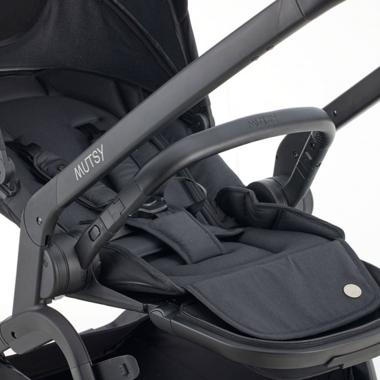 Mutsy Flow Stroller, North Black