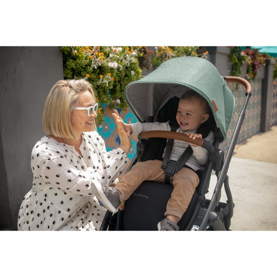 Uppababy VISTA V2 Pushchair & Pram + 4 Piece Accessory Bundle, Gwen - 2025 BLACK FRIDAY DEAL