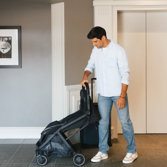 Uppababy Minu V3 Compact Stroller, Jake Uppababy Minu V3 Compact Stroller, Jake